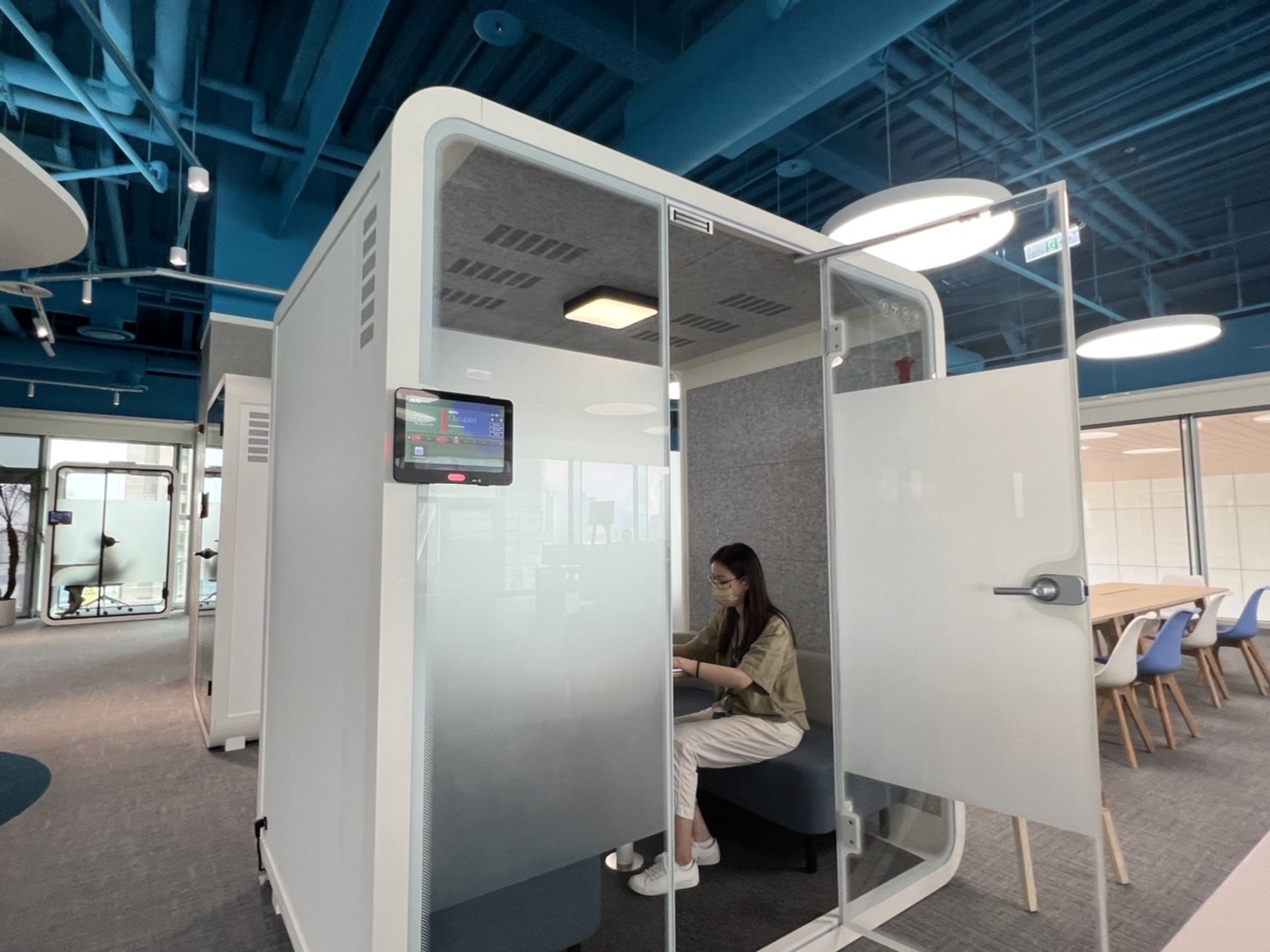 人生就是搏高雄據點的智慧行動辦公艙，展現人生就是搏在面板以外的研發應用軟實力